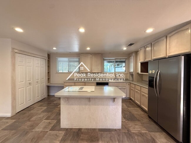 Building Photo - 4301 Cottage Way