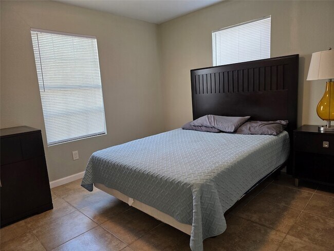 Building Photo - 1500 Oleander Dr