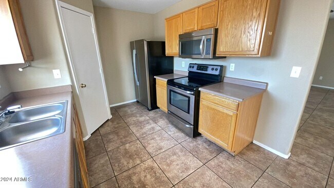 Building Photo - 7381 W Palo Verde Dr