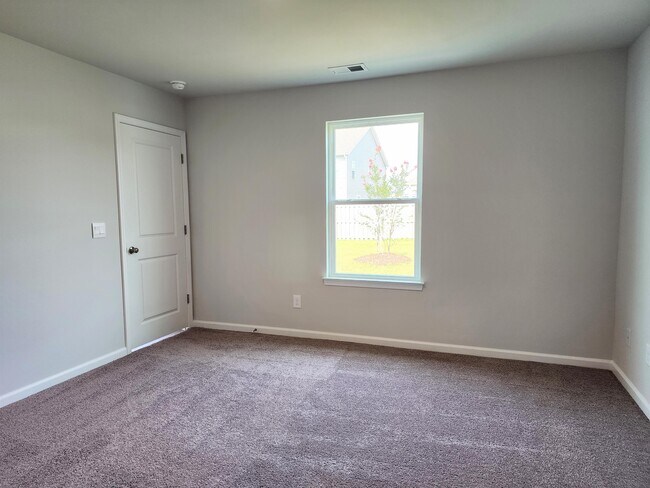 Building Photo - 1015 Course Ln