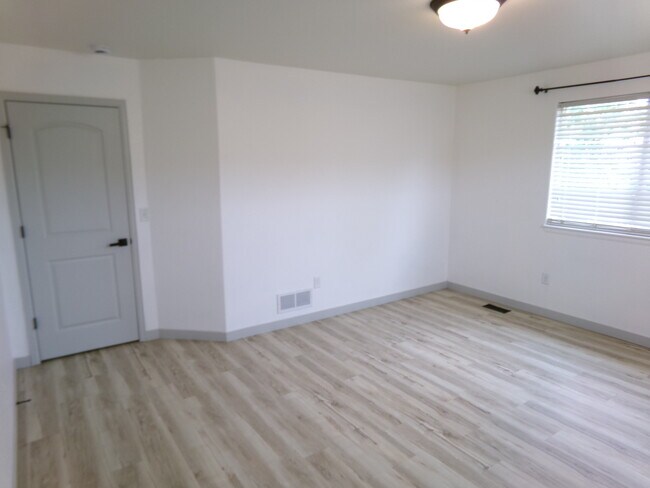 Building Photo - 2613 Bar Harbor Dr