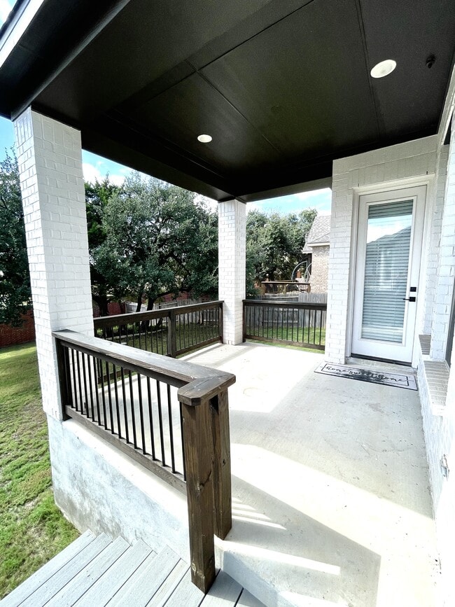 Building Photo - 126 Huntwick Dr