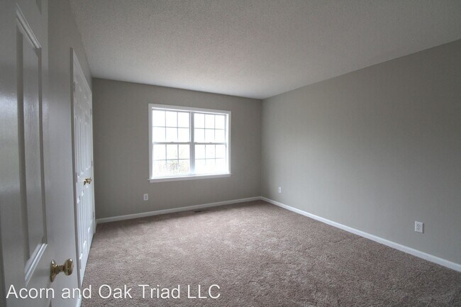 Building Photo - 3 br, 2 bath House - 215 Old Treybrooke Dr