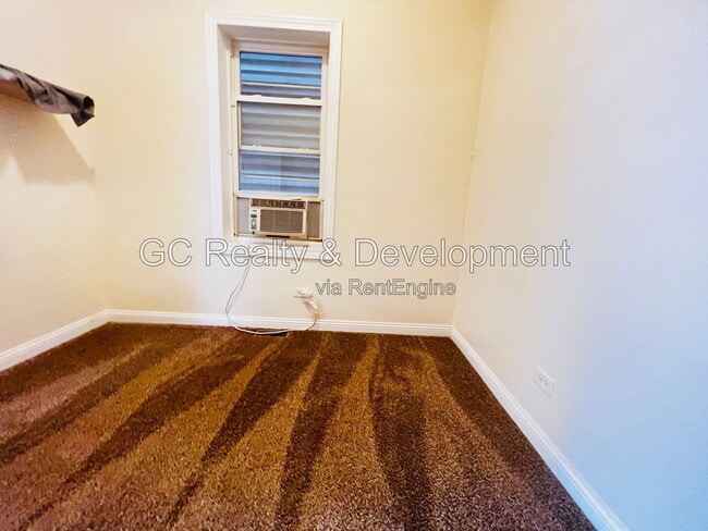 Building Photo - 1512 W 17th St
