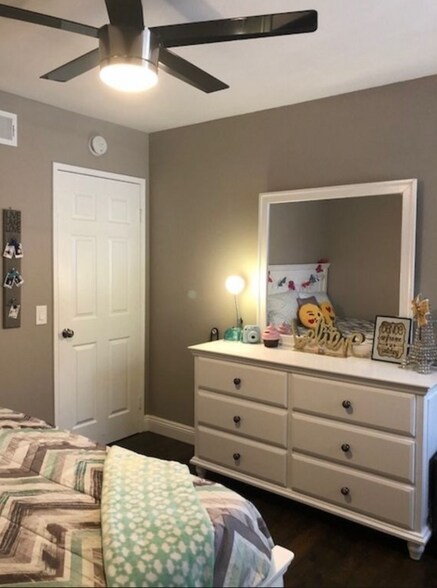 Building Photo - 1279 Calle Bonita