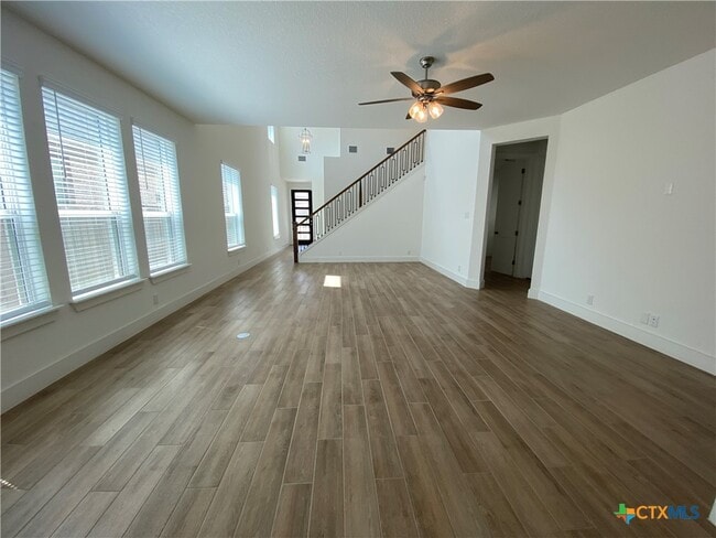 Building Photo - 1048 Easy Gruene