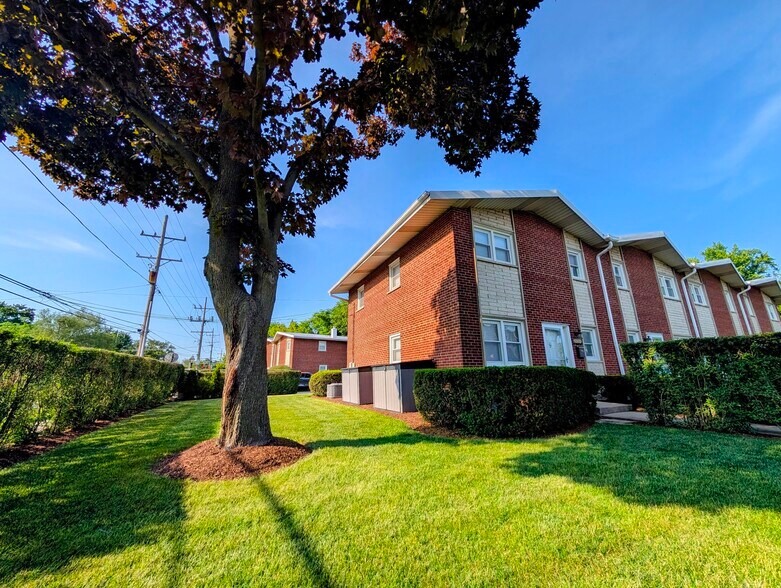 Building Photo - 630 Hibbard Rd