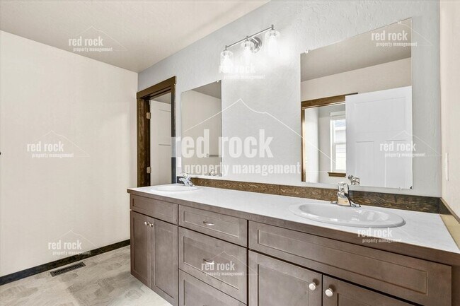 Building Photo - 6659 W Irish Cir