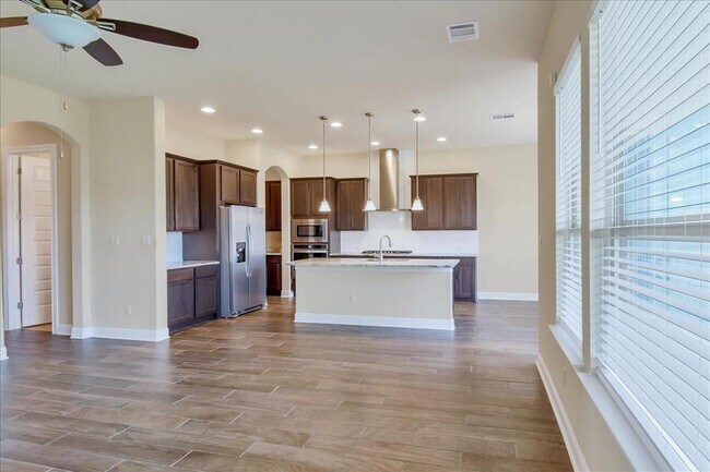 Building Photo - 3750 E Palm Valley Blvd