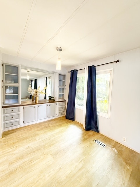 Building Photo - 3985 Dyes Inlet Ln NW