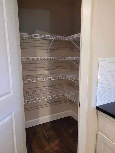 Building Photo - 3170 NE Coho St