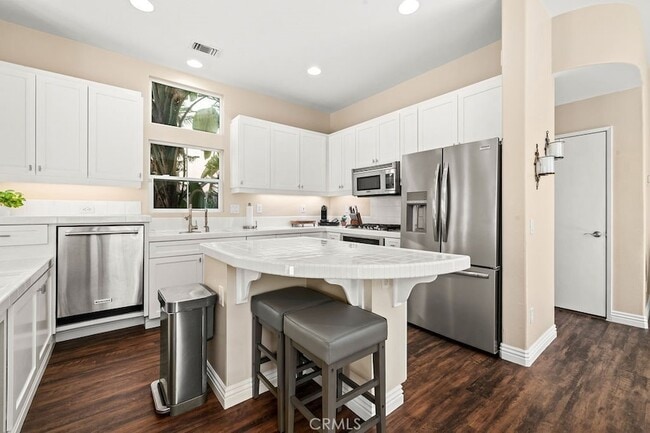 Building Photo - 205 Montana Del Lago Dr