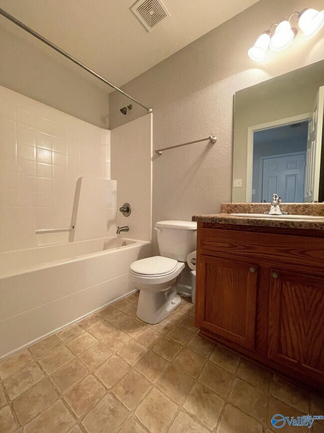 Building Photo - 3412 Castlecreek Dr SW