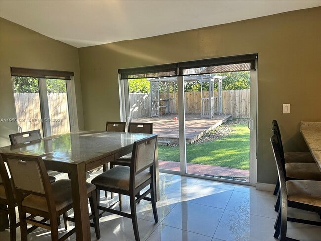 Building Photo - 4249 SW 154th Ave