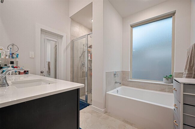 Building Photo - 126 Nightshade St