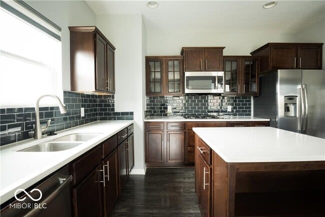 Building Photo - 15665 Eastpark Dr
