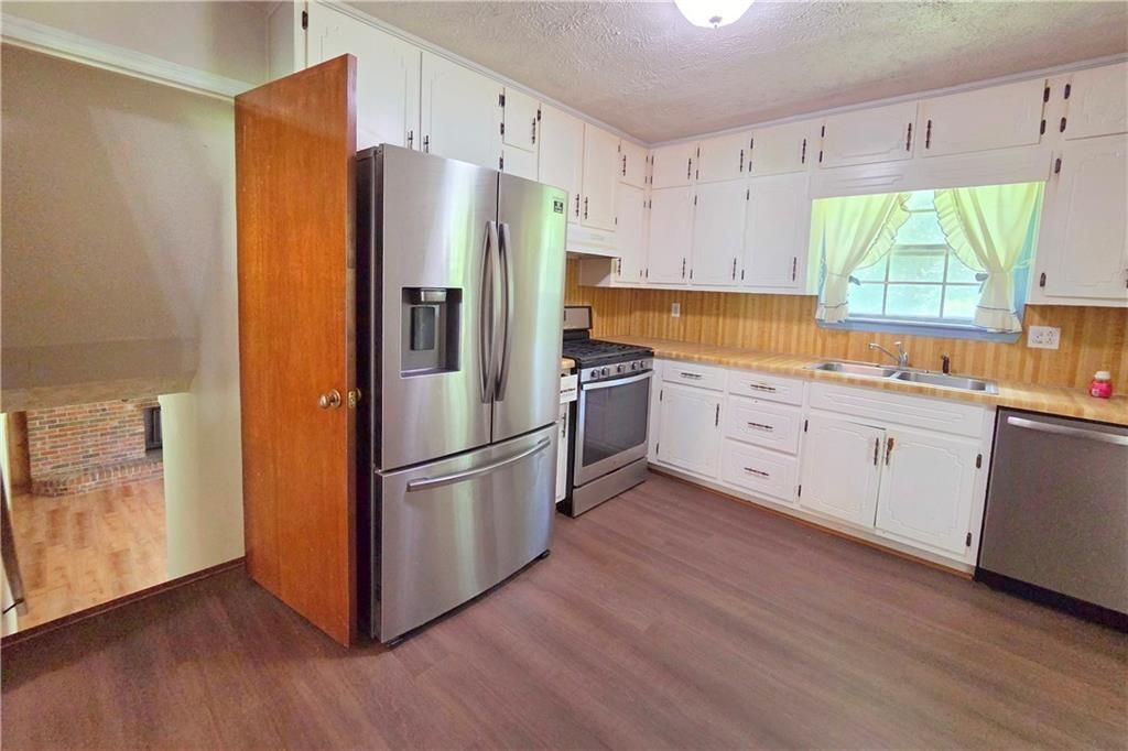 Building Photo - 3533 Charlotte Dr