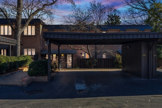 Building Photo - 678 Timber Ln