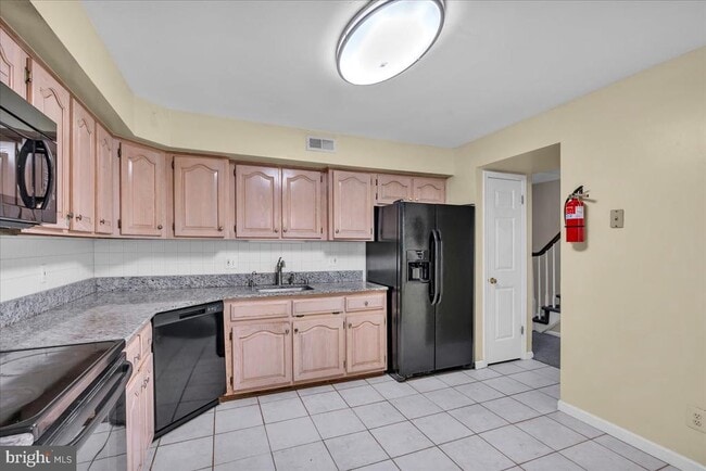 Building Photo - 506 Hazelwood Ln
