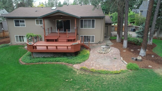 Building Photo - COMING SOON !! 3 bed 2.5 Bath Home on .5 acre lot in corner of Culdesac Mead School District