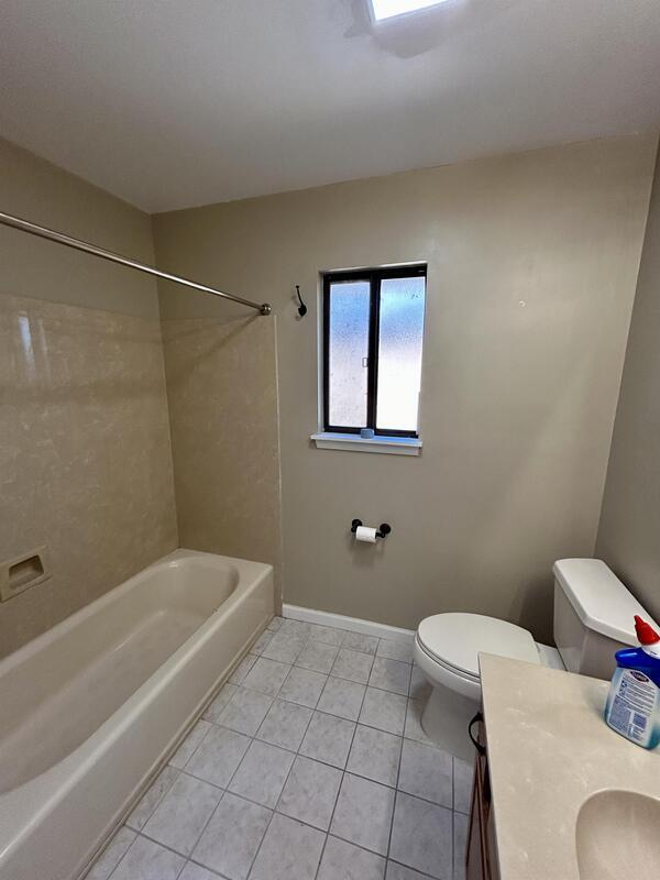 Building Photo - 218 Yellow Pine Ct