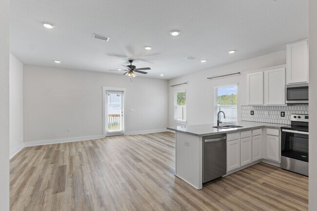 Building Photo - 9483 Nature Crk Cir