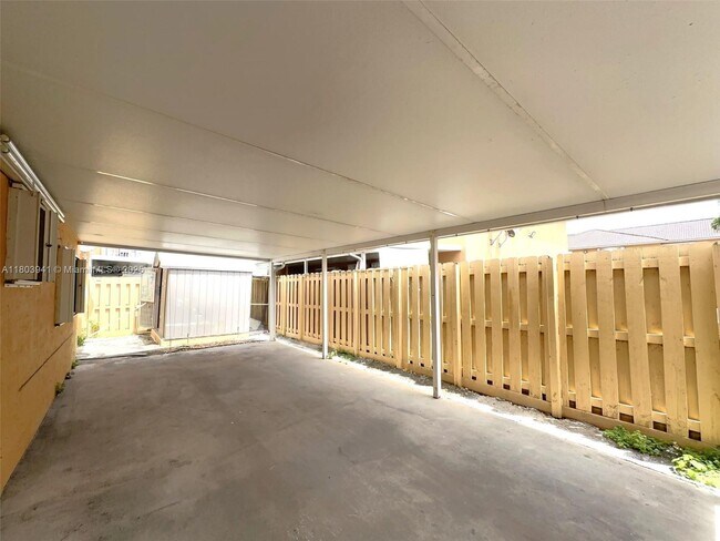 Building Photo - 3562 W 80th St