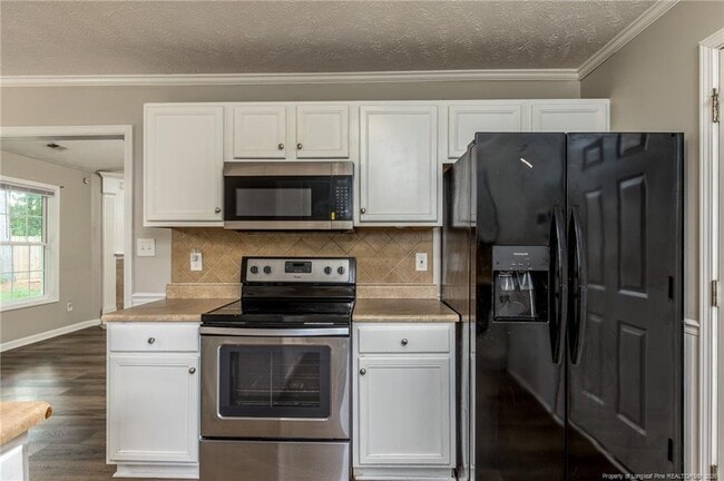 Building Photo - 300 Pageant Ct