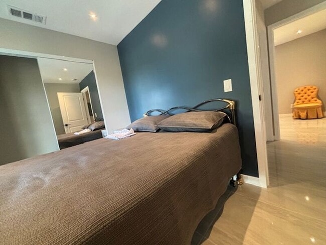 Building Photo - 6088 De La Rosa Ln