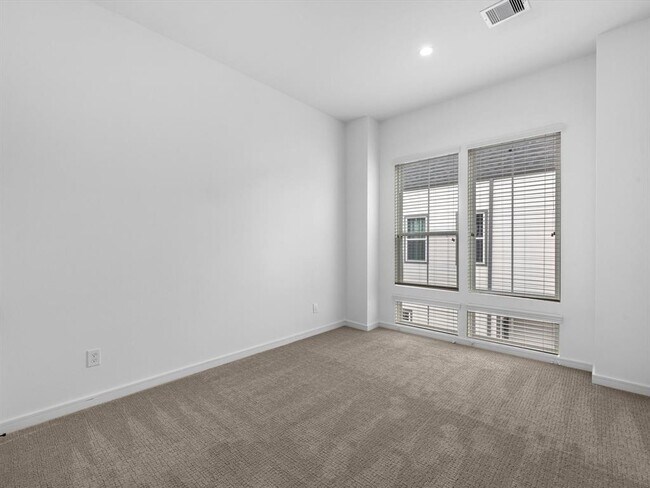 Building Photo - 4508 Old Yale St