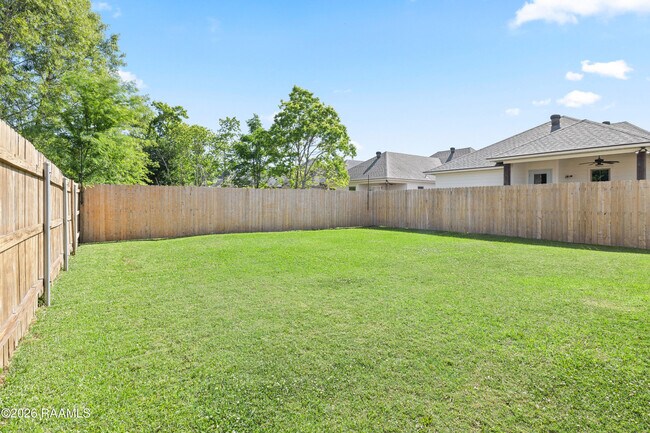 Building Photo - 237 Twin Meadow Ln