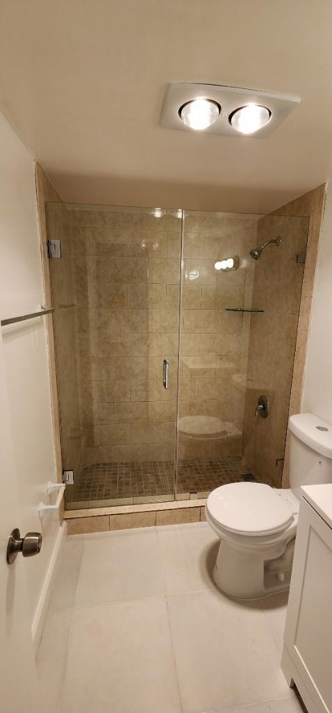 Building Photo - 600 Village Green Ct