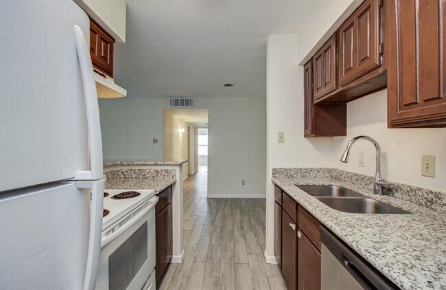 Building Photo - 10202 Forum Park Dr