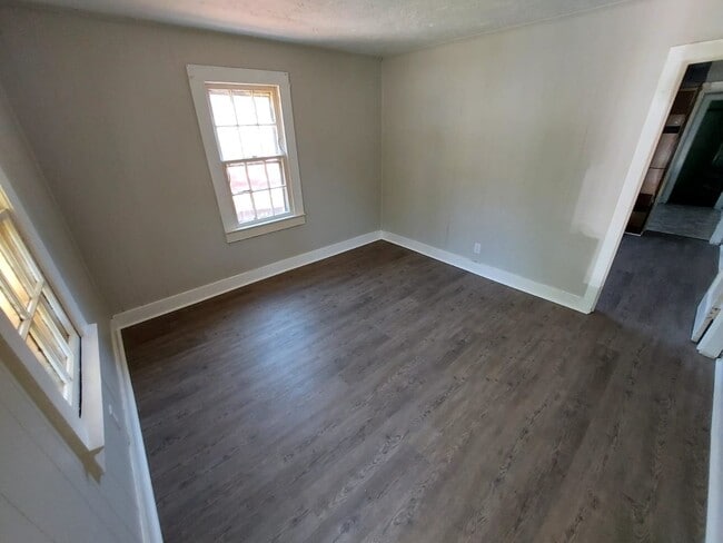 Building Photo - 1411 Underwood Ave