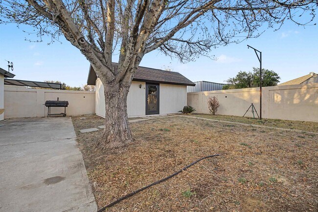 Building Photo - 10307 Dancer Dr