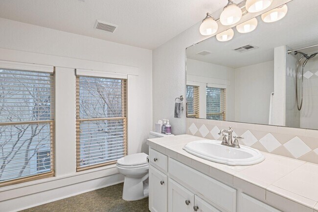 Building Photo - 1211 Lexington St