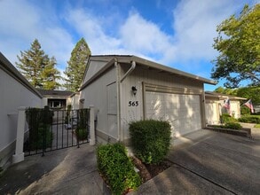 Building Photo - Spacious 3 bedroom 2 bath townhome for rent in Crow Canyon Country Club