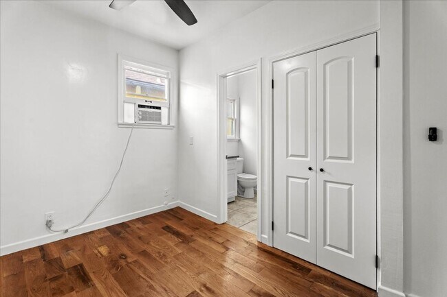 Building Photo - One Bedroom Unit In The Heart Of Koreatown!