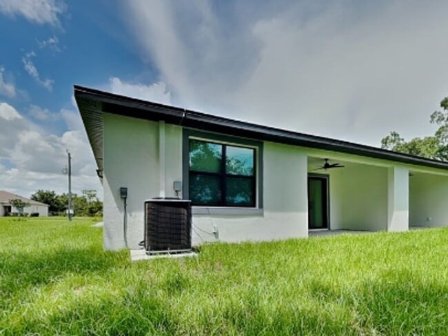 Building Photo - 26473 Explorer Rd