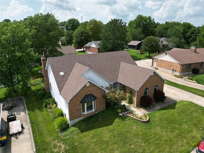 Building Photo - 4 Grayson Ridge Dr