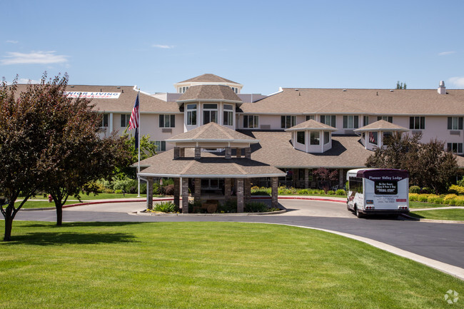 Building Photo - Pioneer Valley Lodge