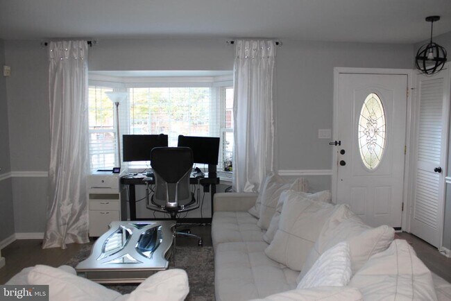 Building Photo - 2851 Bowes Ln