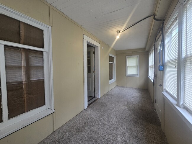 Building Photo - 532 Cedar St