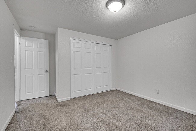 Building Photo - $1,470.95 with $500.00 OFF THE FIRST MONTH'S RENT  - 2 Bedrooms, 1 Bathroom, Condo in Denver with...