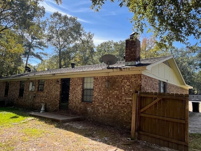 Building Photo - 16 Eastwood Dr