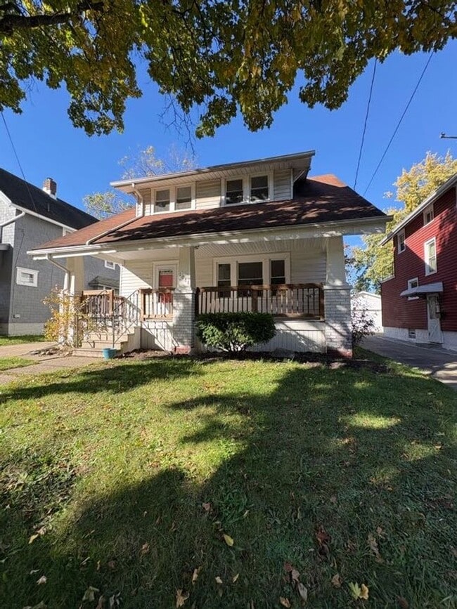Building Photo - Three bedroom two bathroom home for rent