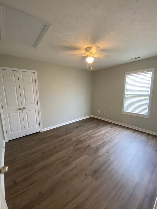 Building Photo - Great Home!  Great Location