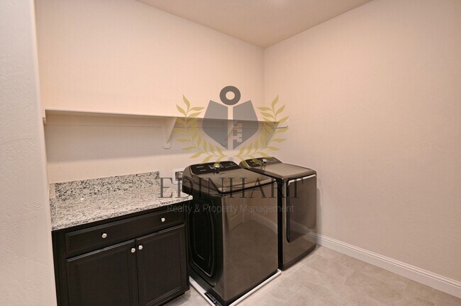 Building Photo - 661 Blue Oak Lane W