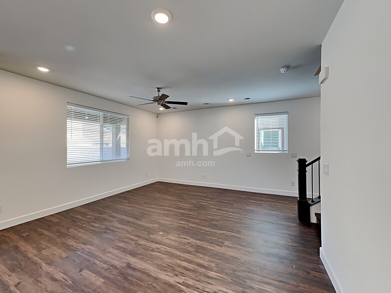 Building Photo - 4844 Blushing Star St