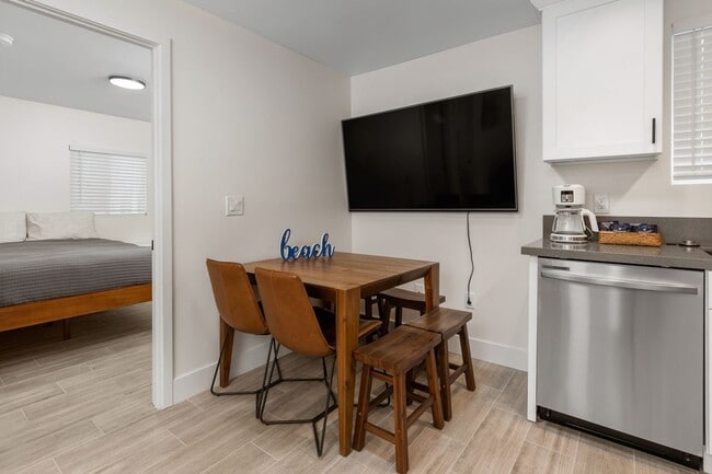 Building Photo - Beachside 3BR Home | Remodeled | AC | Garage Parking | Walk to Boardwalk